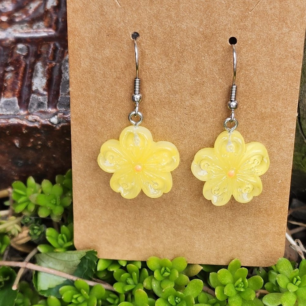 Cute yellow flower earrings, dangle earrings